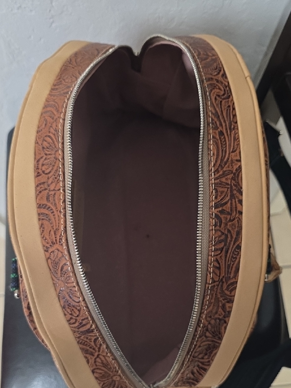 Consuela Sally Commuter Bag - Picture 3 of 3